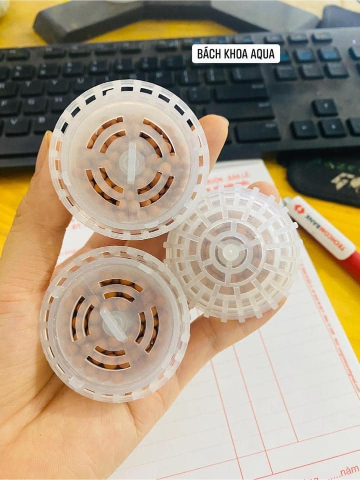 Giá thể cầu nhựa gắn cây